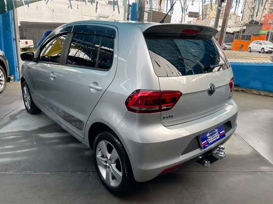VOLKSWAGEN-FOX-2015