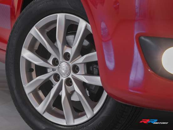 VOLKSWAGEN-FOX-2013