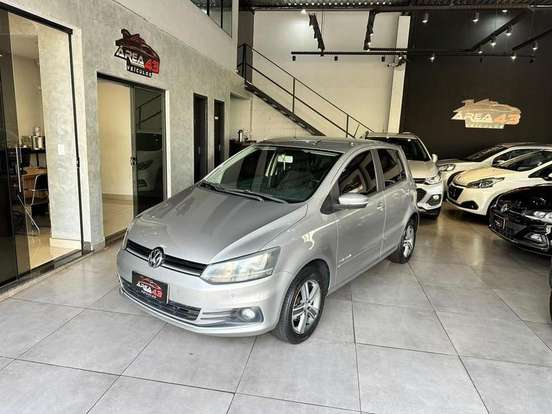 VOLKSWAGEN-FOX-2015