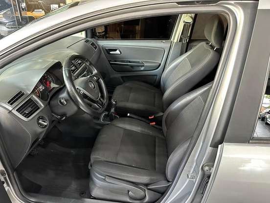 VOLKSWAGEN-FOX-1.6 MSI COMFORTLINE 8V FLEX 4P MANUAL VOLKSWAGEN-FOX-2015