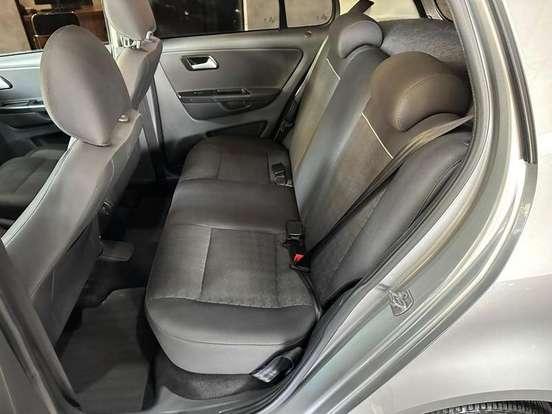 VOLKSWAGEN-FOX-1.6 MSI COMFORTLINE 8V FLEX 4P MANUAL VOLKSWAGEN-FOX-2015