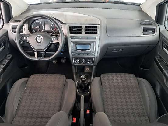 VOLKSWAGEN-FOX-2016