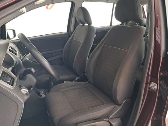 VOLKSWAGEN-FOX-2016
