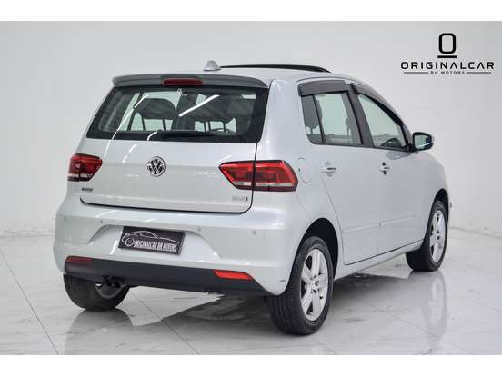 VOLKSWAGEN-FOX-2015