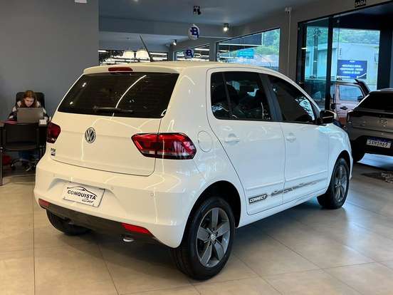 VOLKSWAGEN-FOX-2019