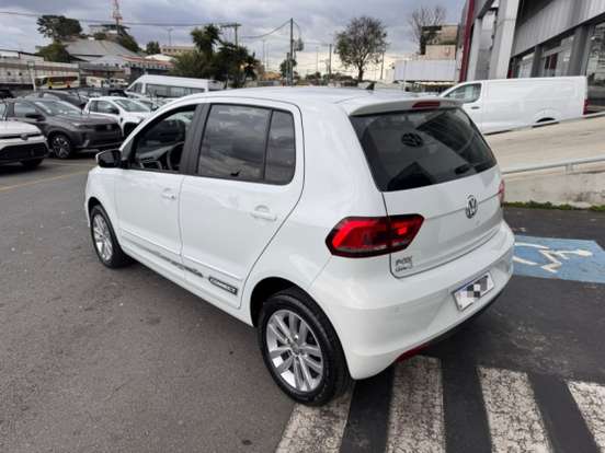 VOLKSWAGEN-FOX-2020