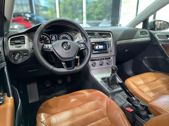 VOLKSWAGEN-GOLF-1.0 TSI COMFORTLINE 12V TOTAL FLEX 4P MANUAL VOLKSWAGEN-GOLF-2017