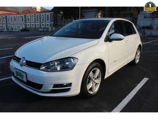 VOLKSWAGEN-GOLF-2015