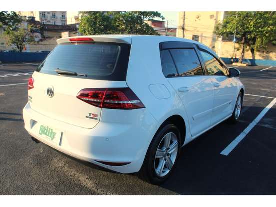 VOLKSWAGEN-GOLF-2015