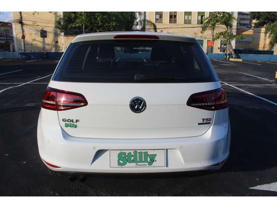 VOLKSWAGEN-GOLF-2015