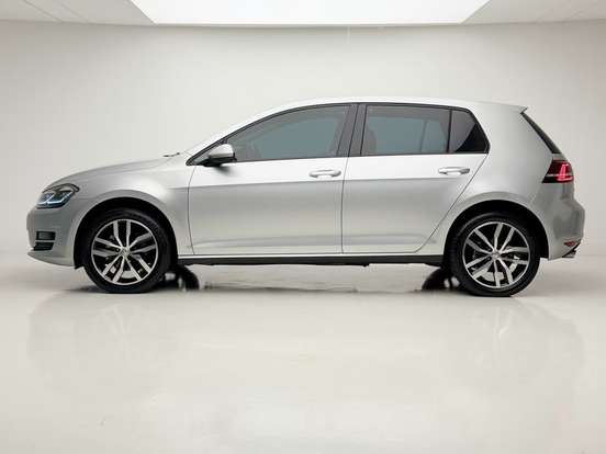 VOLKSWAGEN-GOLF-2014