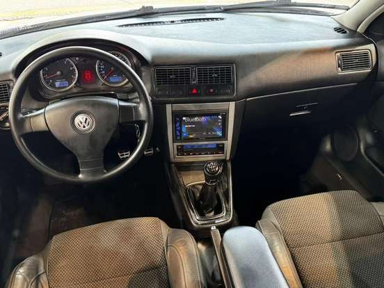 VOLKSWAGEN-GOLF-2009