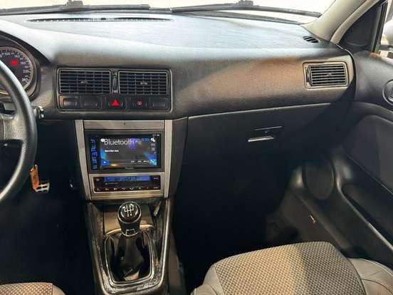 VOLKSWAGEN-GOLF-2009