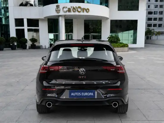 VOLKSWAGEN-GOLF-2026