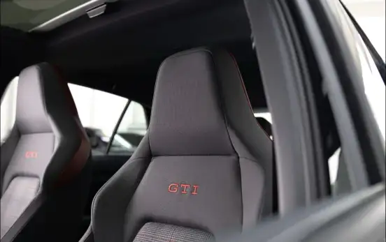 VOLKSWAGEN-GOLF-2026