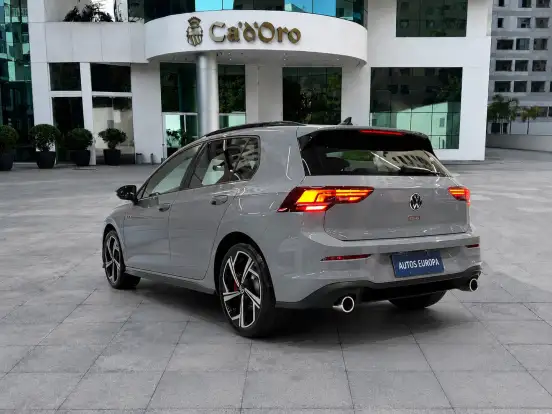 VOLKSWAGEN-GOLF-2026