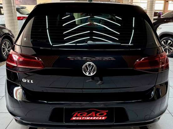 VOLKSWAGEN-GOLF-2017