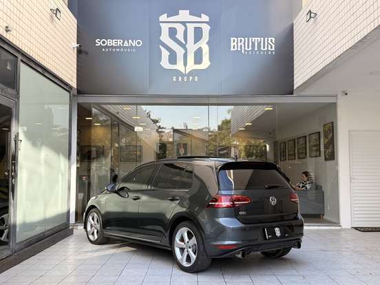 VOLKSWAGEN-GOLF-2015