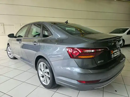 VOLKSWAGEN-JETTA-2020