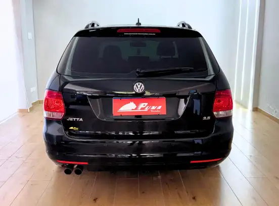VOLKSWAGEN-JETTA-2011