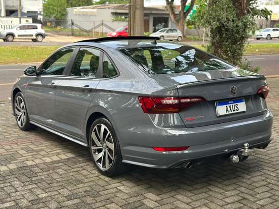 VOLKSWAGEN-JETTA-2020