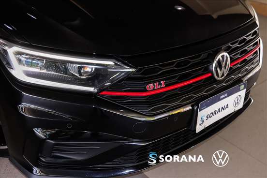 VOLKSWAGEN-JETTA-2020
