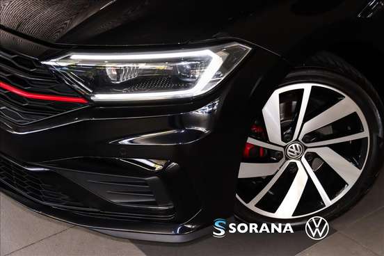 VOLKSWAGEN-JETTA-2020
