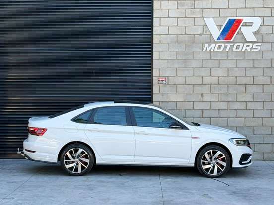 VOLKSWAGEN-JETTA-2019