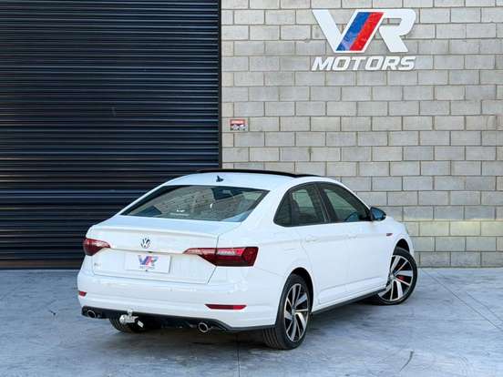 VOLKSWAGEN-JETTA-2019