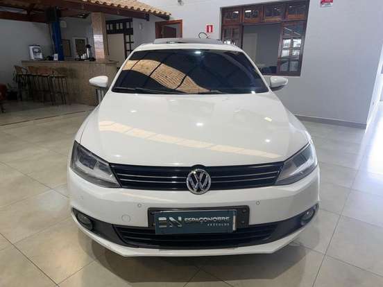 VOLKSWAGEN-JETTA-2014