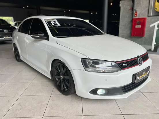 VOLKSWAGEN-JETTA-2.0 COMFORTLINE FLEX 4P TIPTRONIC VOLKSWAGEN-JETTA-2014