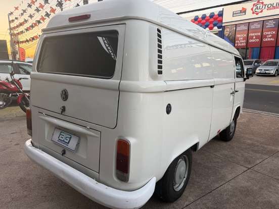 VOLKSWAGEN-KOMBI-1.4 MI FURGÃO 8V FLEX 3P MANUAL VOLKSWAGEN-KOMBI-2011