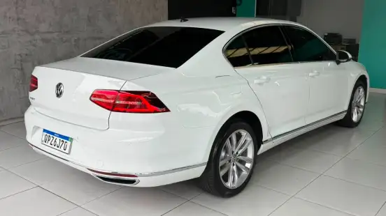 VOLKSWAGEN-PASSAT-2017