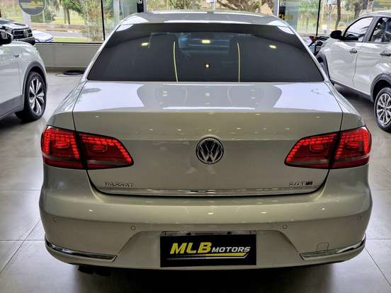 VOLKSWAGEN-PASSAT-2014