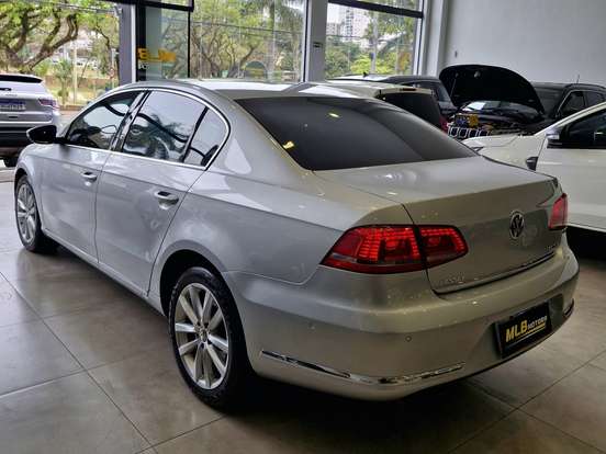 VOLKSWAGEN-PASSAT-2014