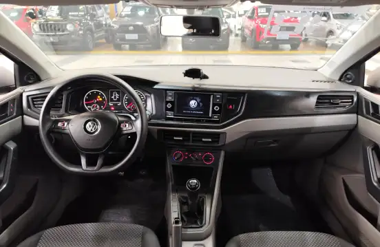 VOLKSWAGEN-POLO-2018