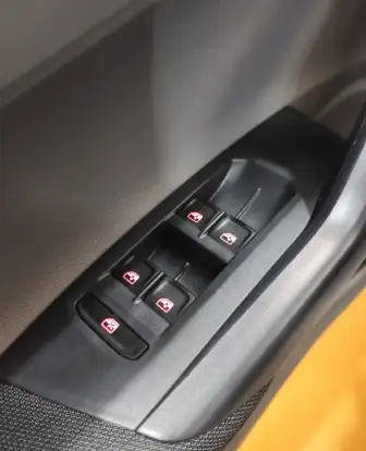 VOLKSWAGEN-POLO-2018