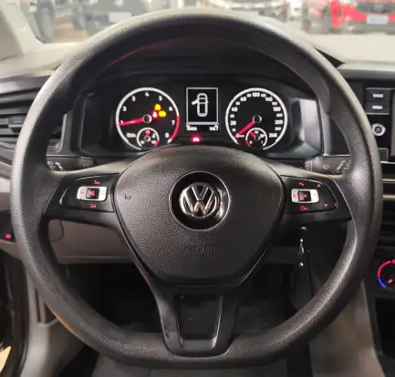 VOLKSWAGEN-POLO-2018