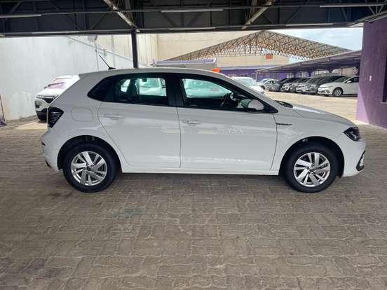 VOLKSWAGEN-POLO-1.0 170 TSI COMFORTLINE AUTOMÁTICO VOLKSWAGEN-POLO-2024