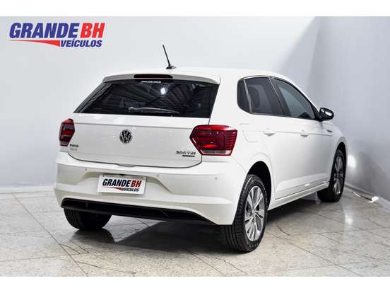 VOLKSWAGEN-POLO-2017
