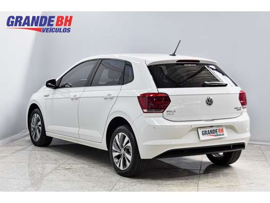 VOLKSWAGEN-POLO-2017