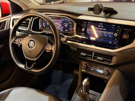 VOLKSWAGEN-POLO-2019