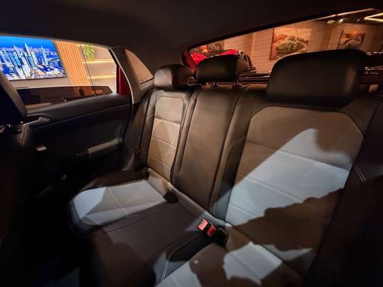 VOLKSWAGEN-POLO-2019