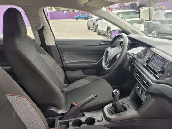 VOLKSWAGEN-POLO-2024
