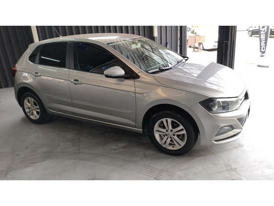 VOLKSWAGEN-POLO-2021