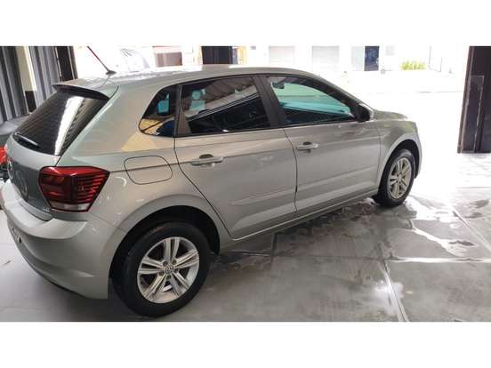 VOLKSWAGEN-POLO-2021
