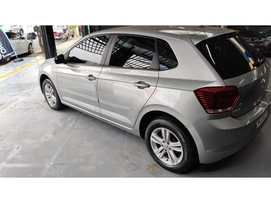 VOLKSWAGEN-POLO-2021