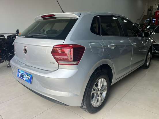 VOLKSWAGEN-POLO-2018