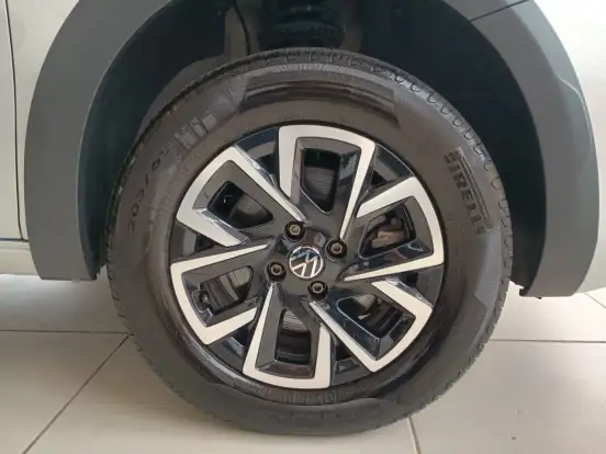 VOLKSWAGEN-SAVEIRO-2025