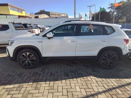 VOLKSWAGEN-TAOS-2024